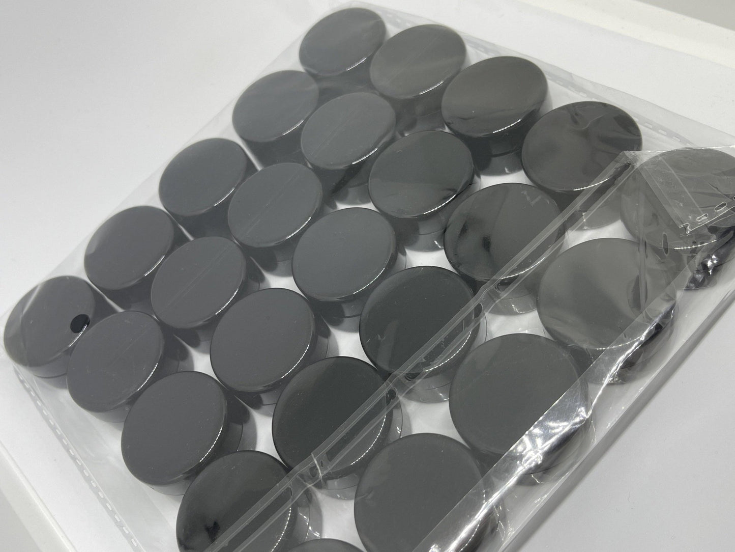 25x Leere 5ml Tiegel Schwarz - Doriana Cosmetics GmbH