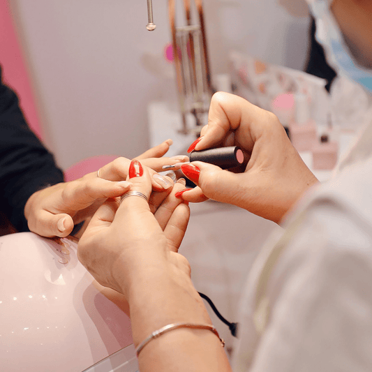 TPO-Verbot ab 1. September 2025: Doriana Cosmetics setzt auf sichere, TPO- und HEMA-freie UV-Gele - Doriana Cosmetics GmbH