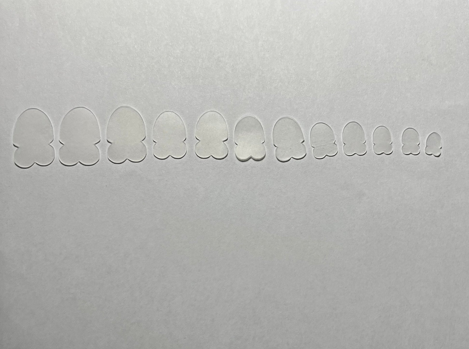 Einlegeschablonen für die Herstellung von French Designs, kurz, oval, 13 Stück (Art.-Nr.:i14) - Doriana Cosmetics GmbH